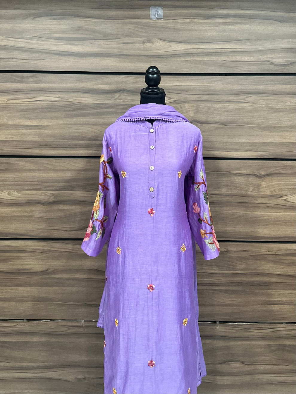 Ornate Bloom – Label Ishna